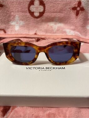 Victoria Beckham New sunglasses